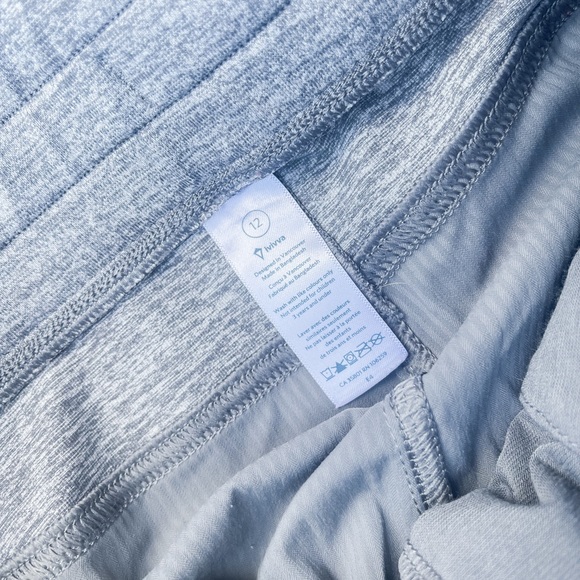 Girls grey crop Ivivva pants. Size 12 - Picture 4 of 4